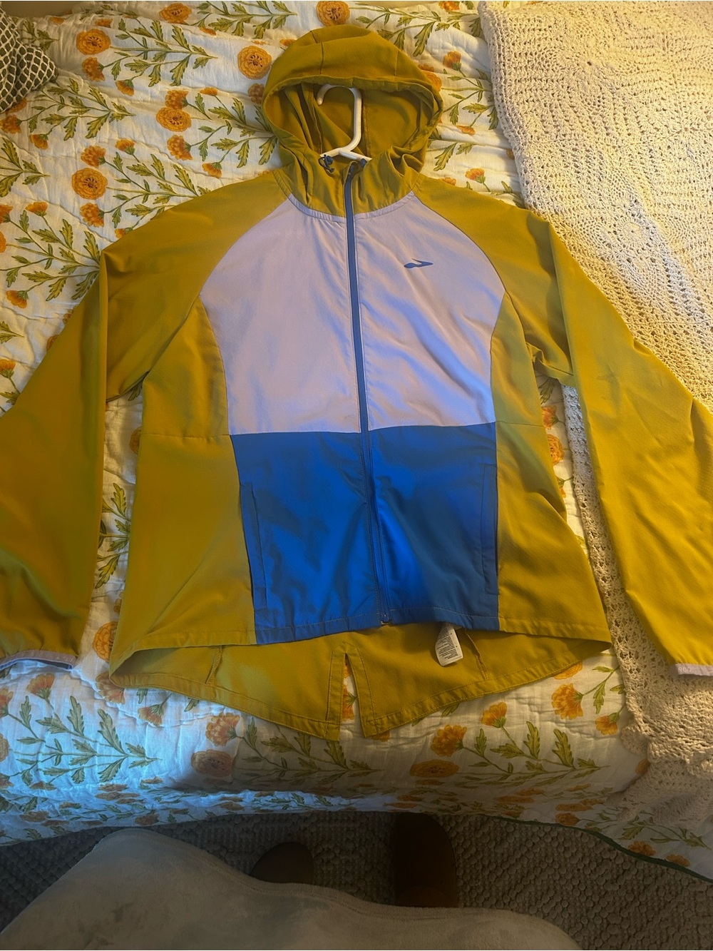 lightweight Brooks runners jacket Colorblock Hooded - Yellow, Lavender & Blue